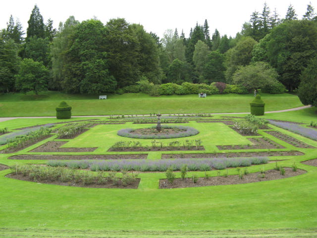 Drumlanrig Castle gardens
